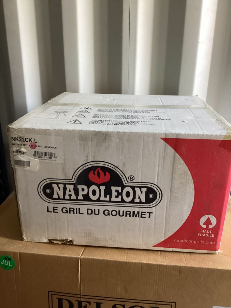 Napoleon Kettle 22‚ NK22CK-L (New) *Sold*