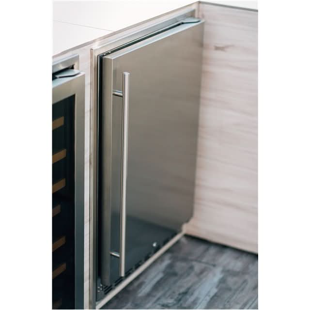 TrueFlame 24" 5.3C Deluxe Outdoor Rated Fridge Right to Left Opening- TF-RFR-24D-R