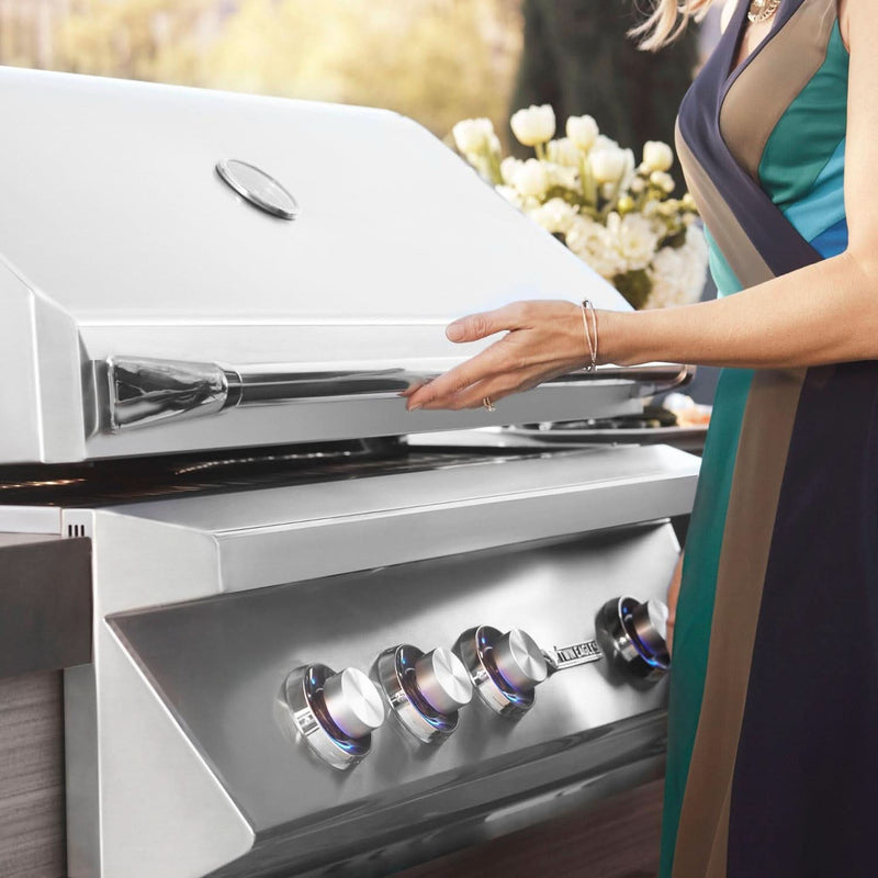Twin Eagles - 54-Inches 4-Burner Built-In Grill - Natural Gas With Infrared Rotisserie And Sear Zone - TEBQ54RS-CN